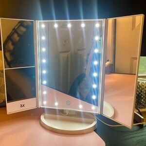 Light Up Vanity Mirror
